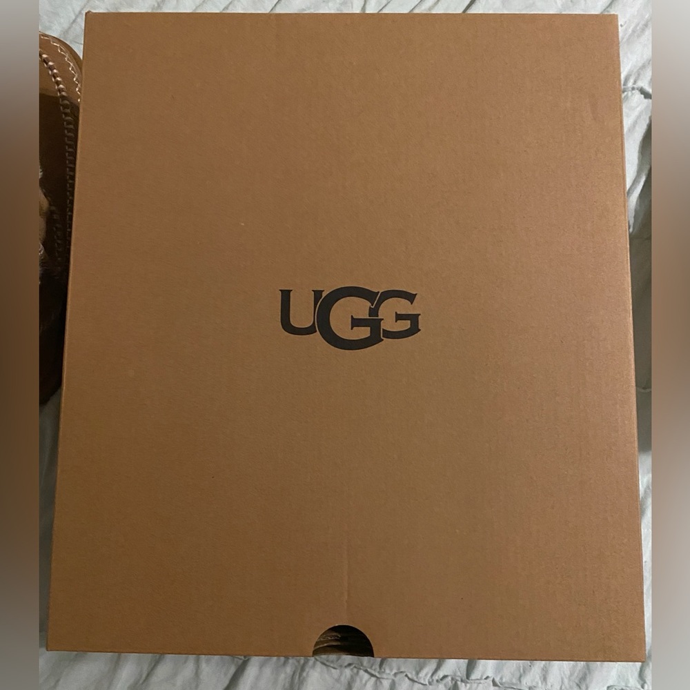 Brand New In Box Classic Mini Alpine Ugg Boots Size 9 in Chestnut - Picture 14 of 16
